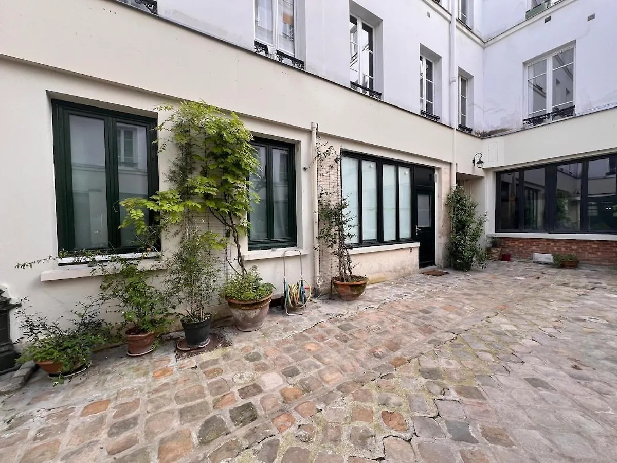 Studio Lumineux Sur Cour A Bastille Parijs Appartement