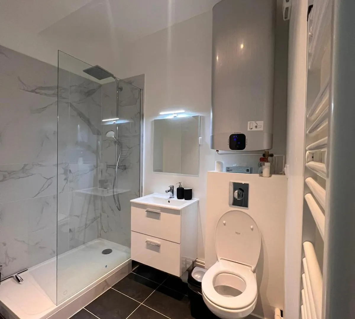 Studio Lumineux Sur Cour A Bastille Paris França